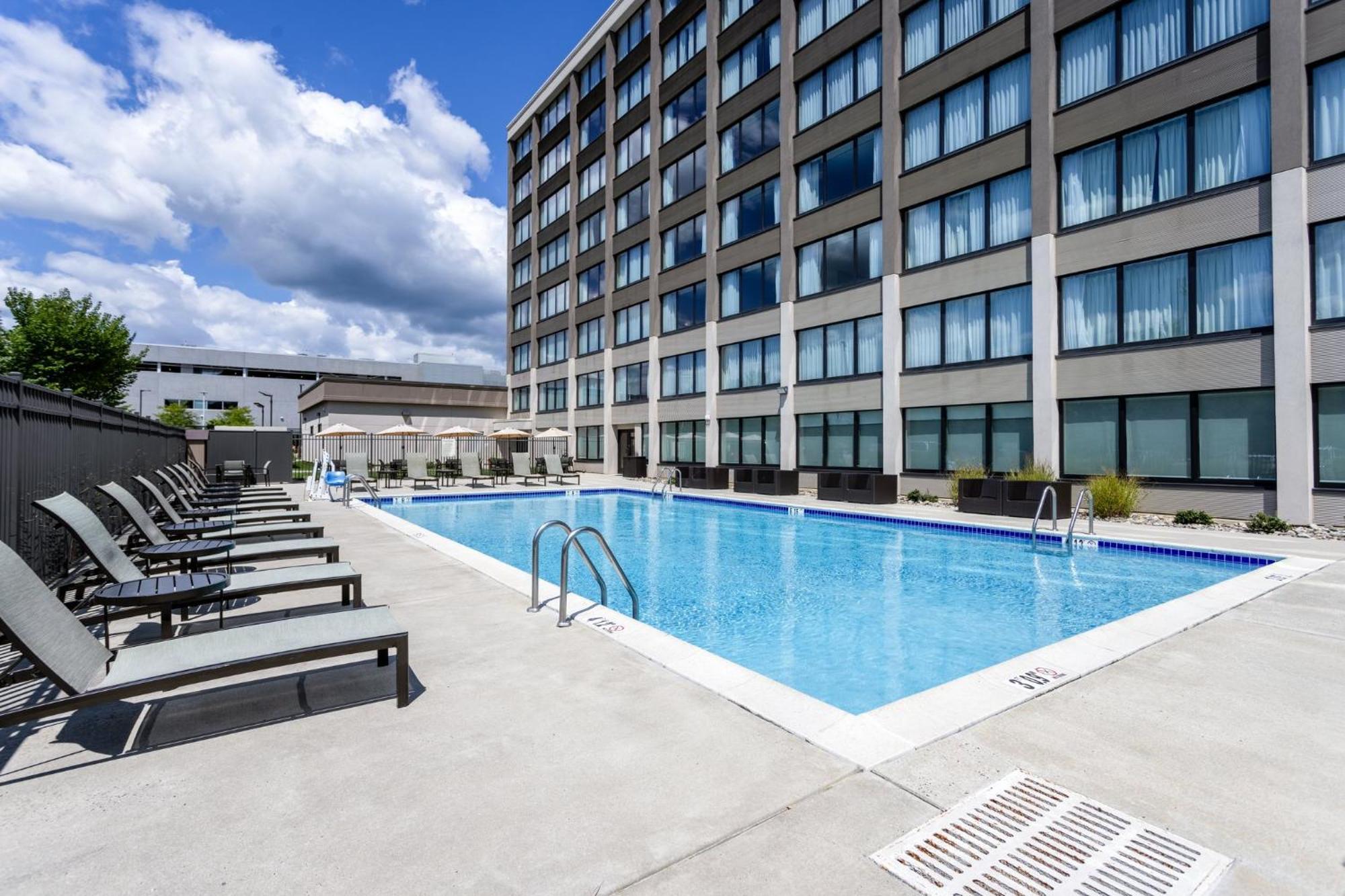 Express & Ft. Washington - Philadelphia By Ihg